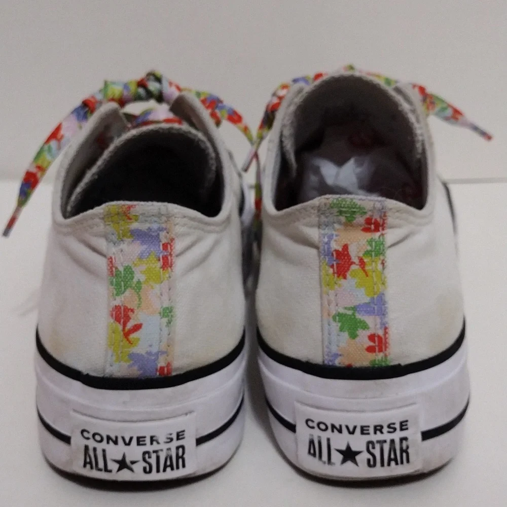 Converse CTAS Lift OX Platform Sneakers Women’s 8.5 White Rainbow Laces Low Top